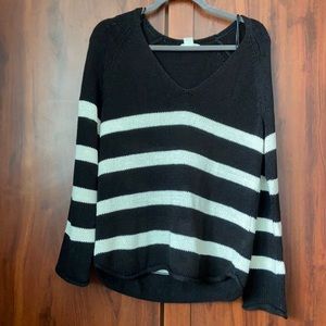H&M knit v-neck sweater